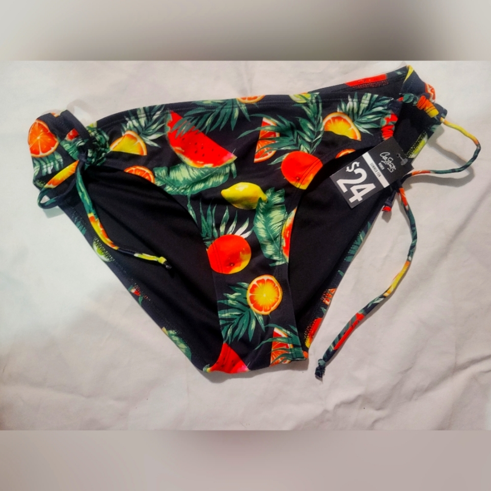 New, with tags. Check out my other items, as I have different styles, and sizes